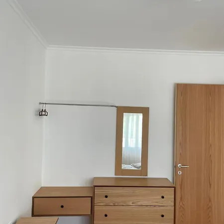 Vourtarea Apartment *