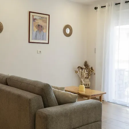Vourtarea Apartment