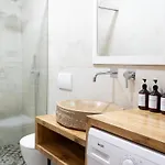 Vourtarea Apartment *