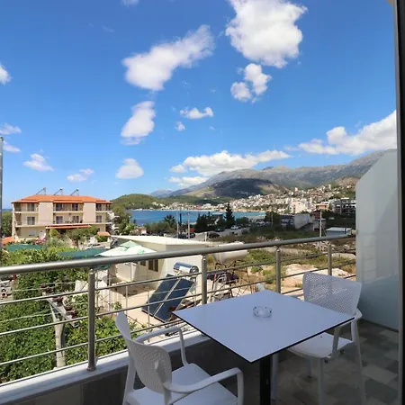 Apartment Vourtarea *