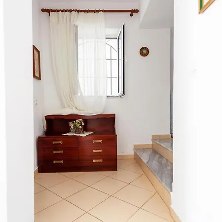 Apartment Vourtarea