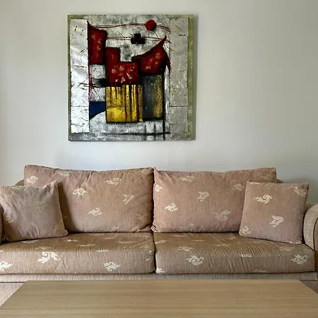 Vourtarea Apartment *