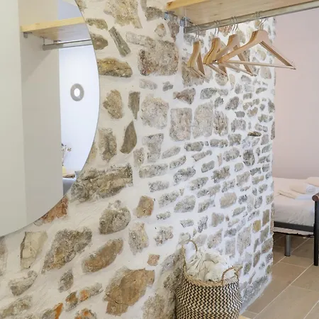 Vourtarea Apartment *